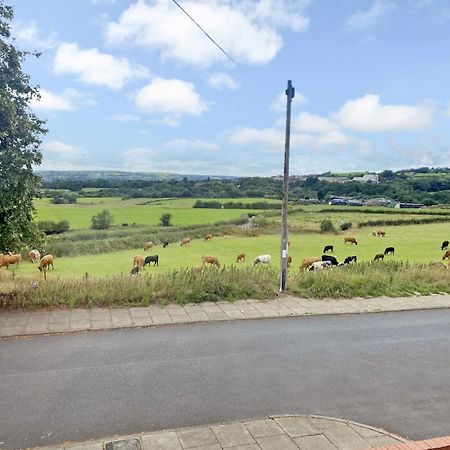 Heywood A Spacious Home From Home With Spectacular Views מראה חיצוני תמונה