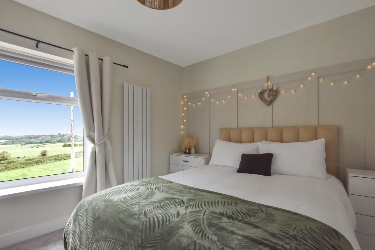 Heywood A Spacious Home From Home With Spectacular Views מראה חיצוני תמונה